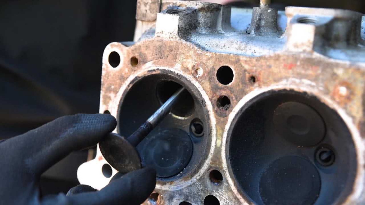 How to Use a Valve Spring Compressor? WENZHOU BRUIDE PRECISION METAL